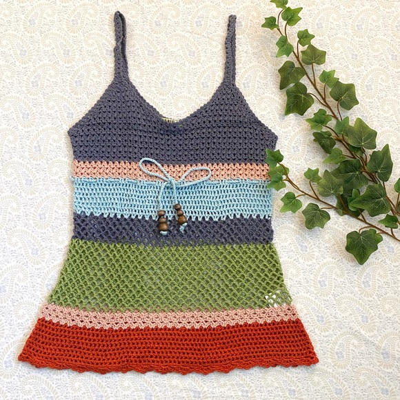 Old Navy Tops - Old Navy crocheted retro tank top
